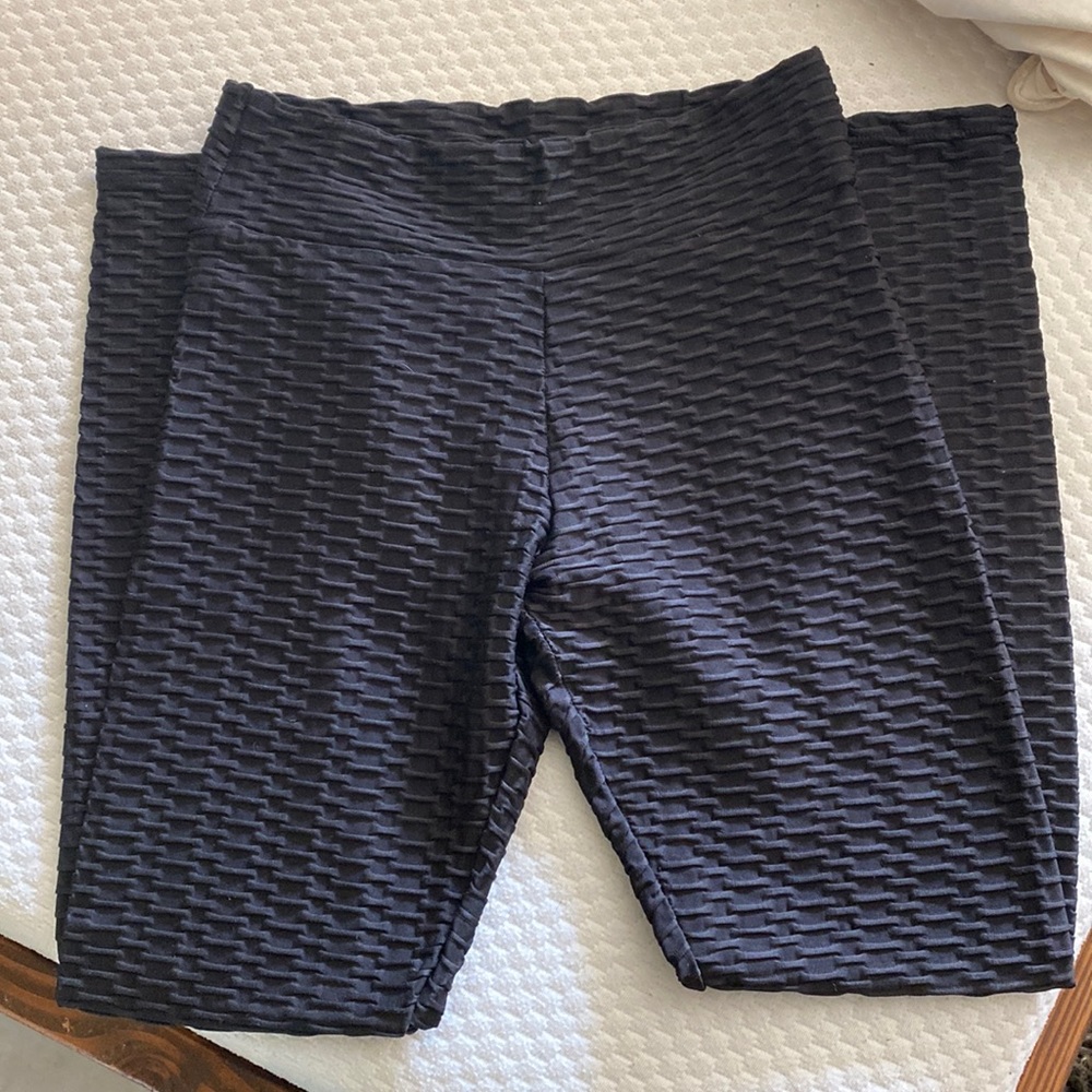 Scrunch butt leggings